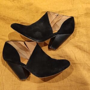 Corso Como Black Suede Yonkers Cutout Stack Heel Ankle Boots 9